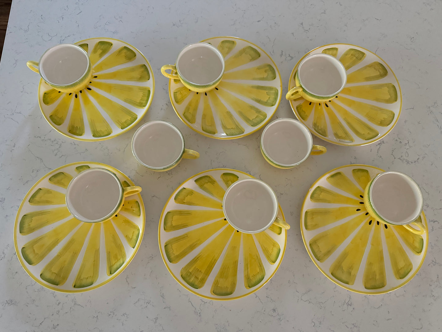 Vintage Lemon Design Set of 6 Plates and 8 Mugs