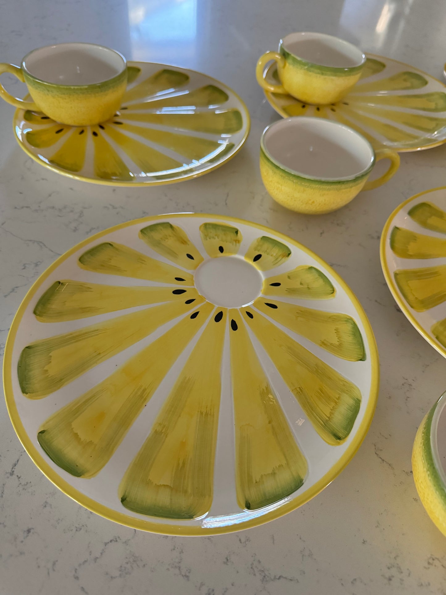 Vintage Lemon Design Set of 6 Plates and 8 Mugs