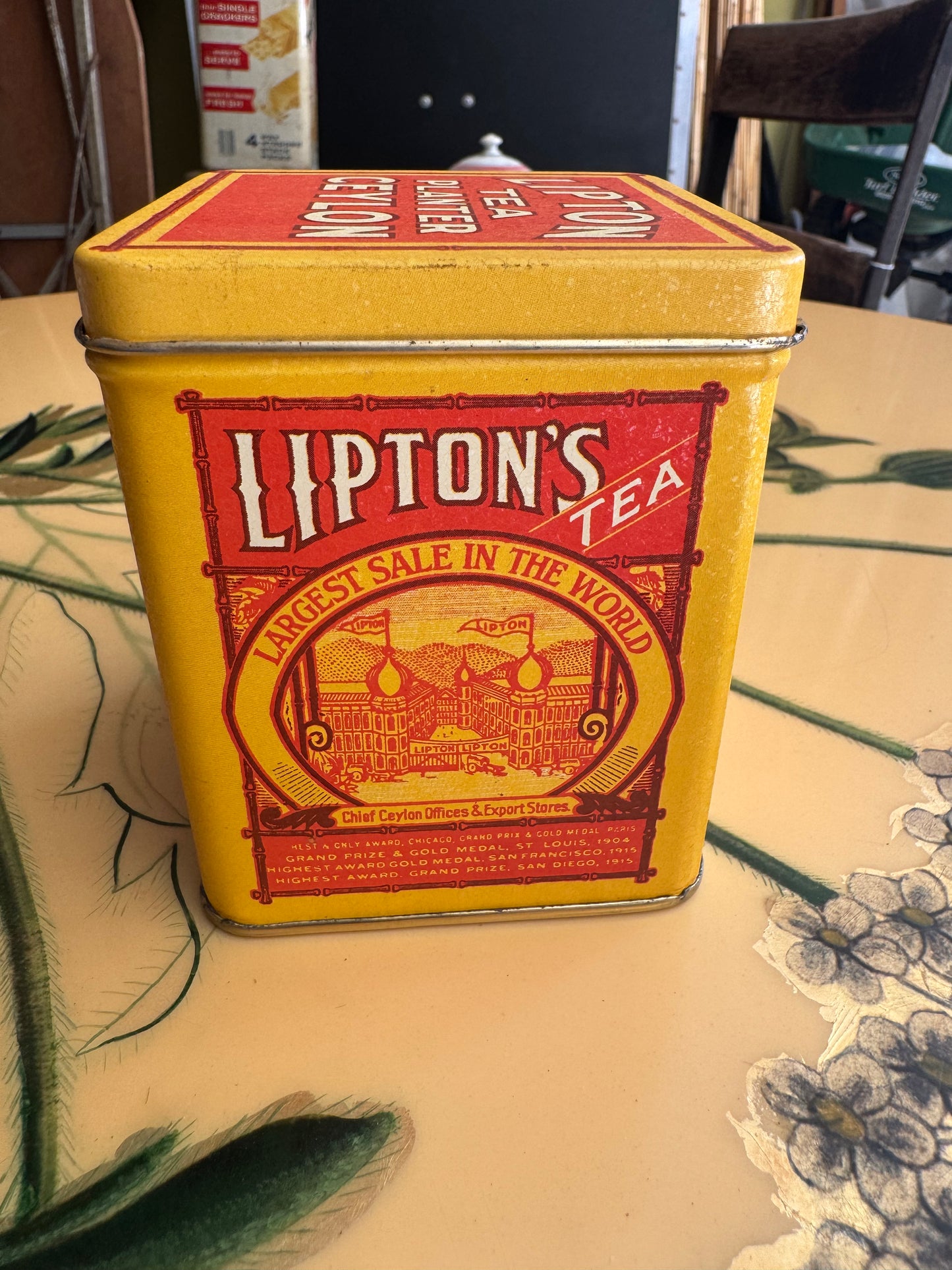Lipton's Tea Planter Ceylon Metal Tin