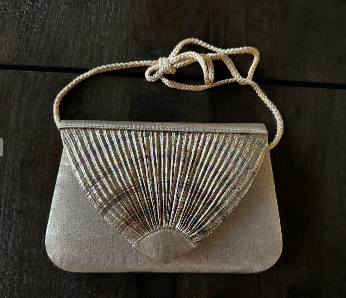 Vintage Adolfo Seashell Gold Shiny Evening Purse Handbag