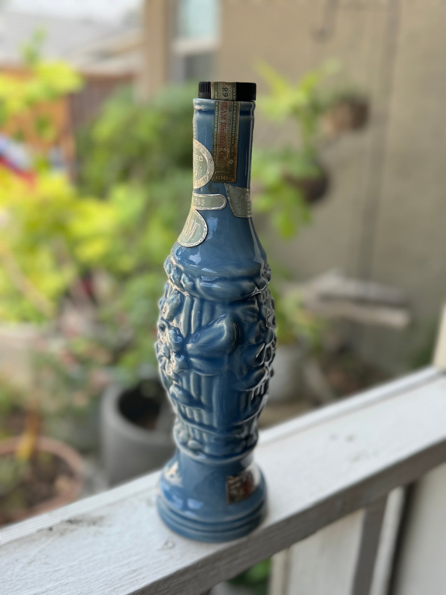 Vintage 1967 Jim Beam Zimmerman's Liquor Store Blue Daisy Flower Decanter
